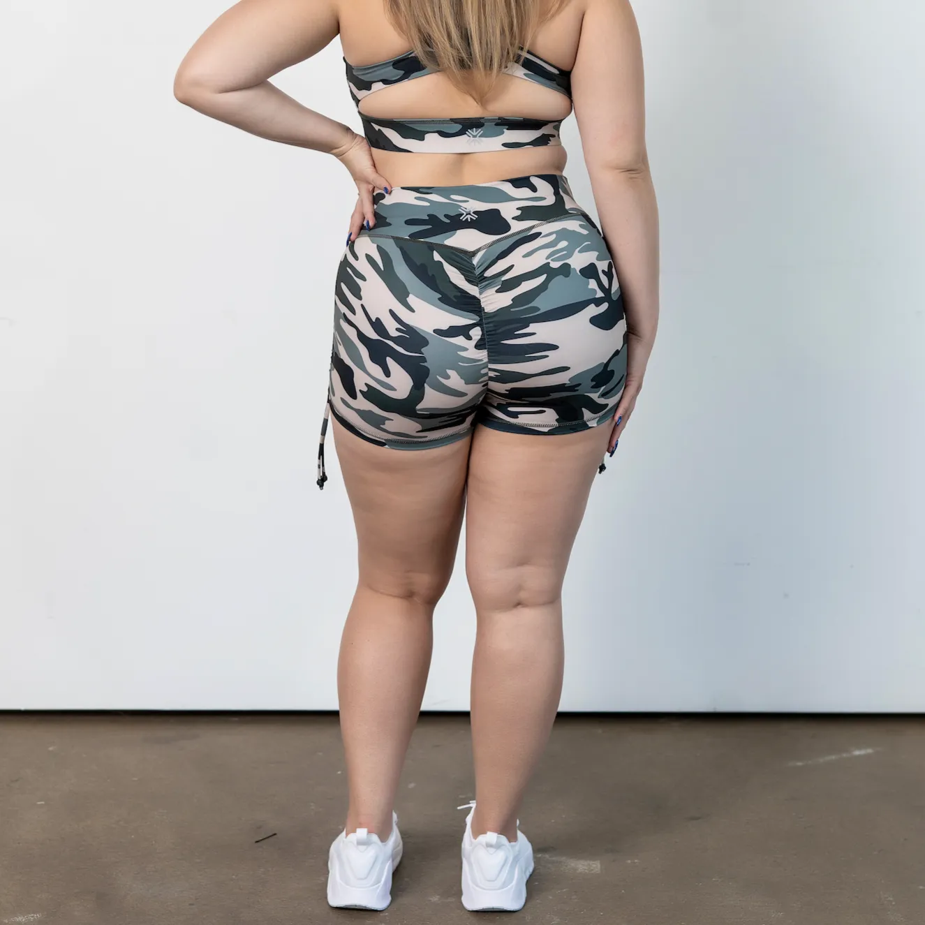 Adore II Shorts - Brown/Green Camo