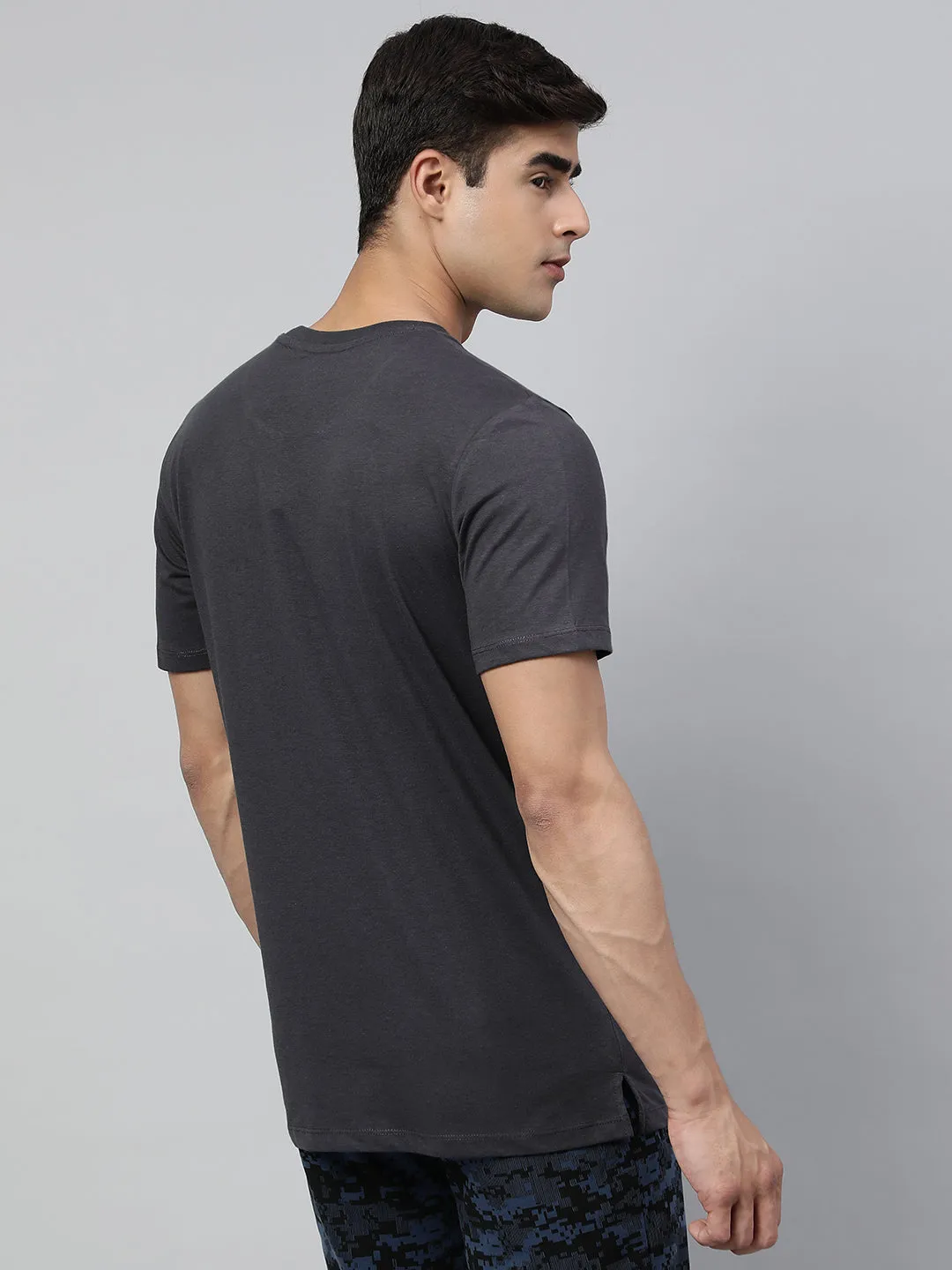 Alcis Men's Asphalt Grey Soft-Touch Regular-Fit Athleisure T-Shirt