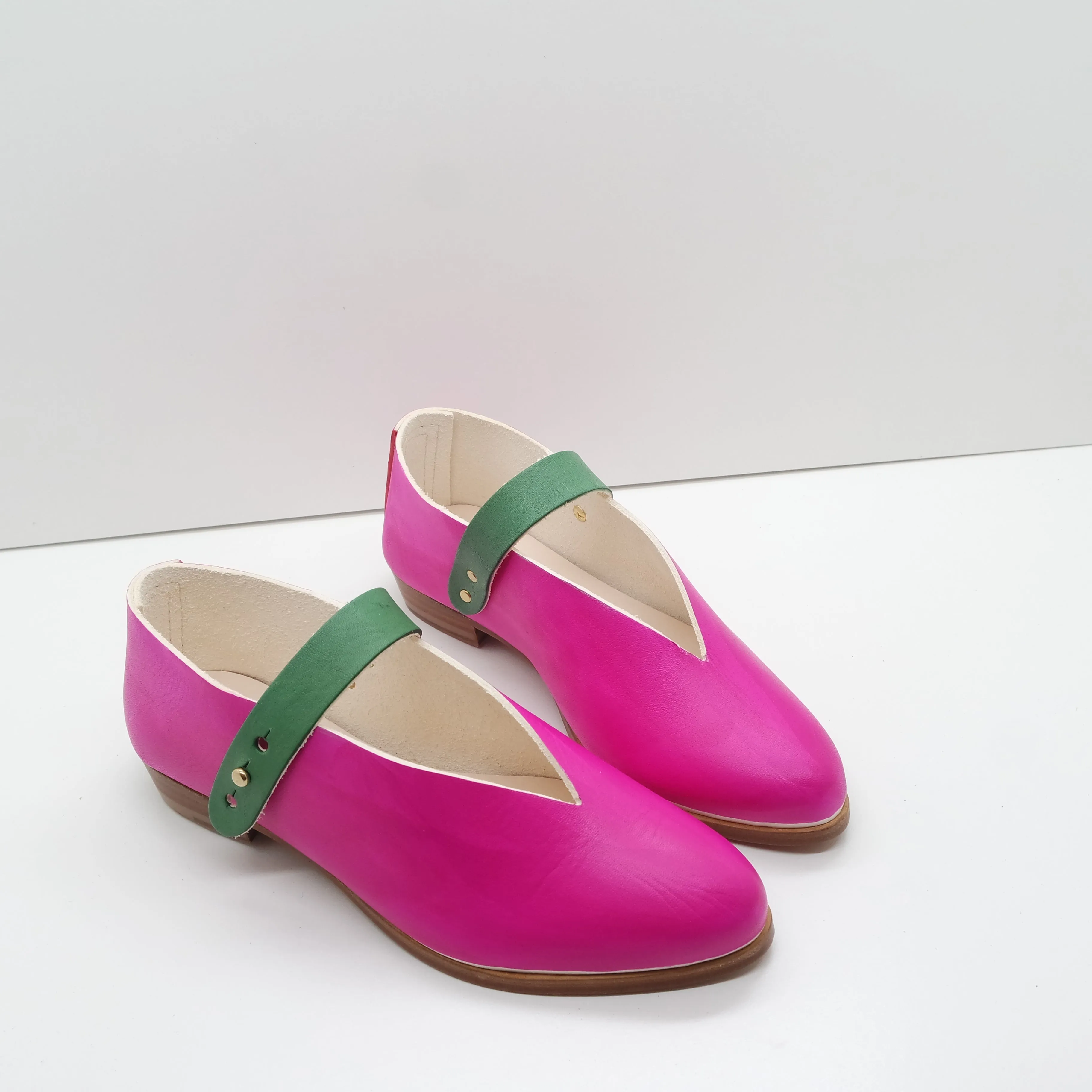 BBF24 SALE. SIZE 37. THE MARTA. TT RAMBUTAN PINK W BUKO LEAF STRAP. 2CM