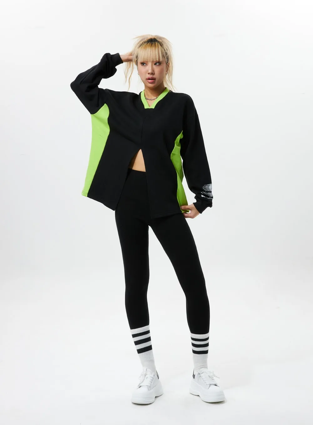 Cut-Out V-Neck Sweatshirt IS322