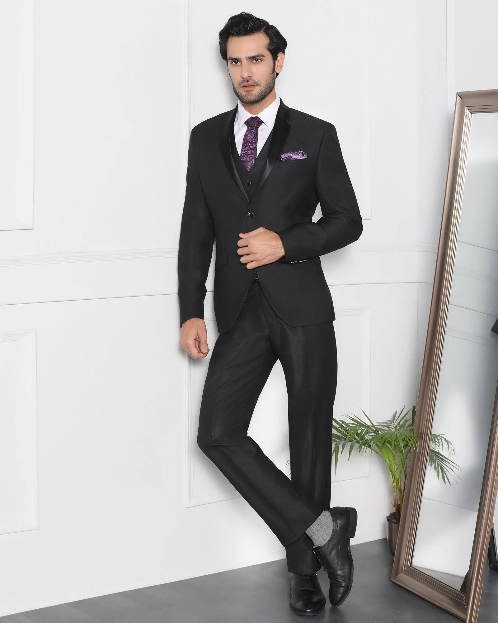 Must Haves Three Piece Black Solid Formal Suit - Jaydon