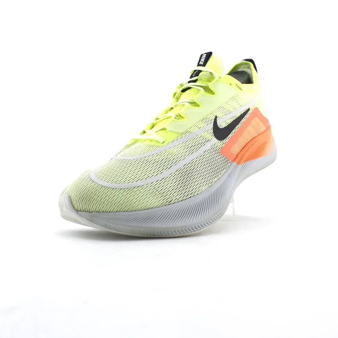 NIKE ZOOM FLY 4