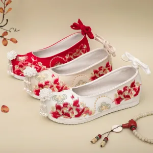 Sai Hong 腮红 Song Ming Embroidered Pearl Pointed Toe Gongxie Shoes