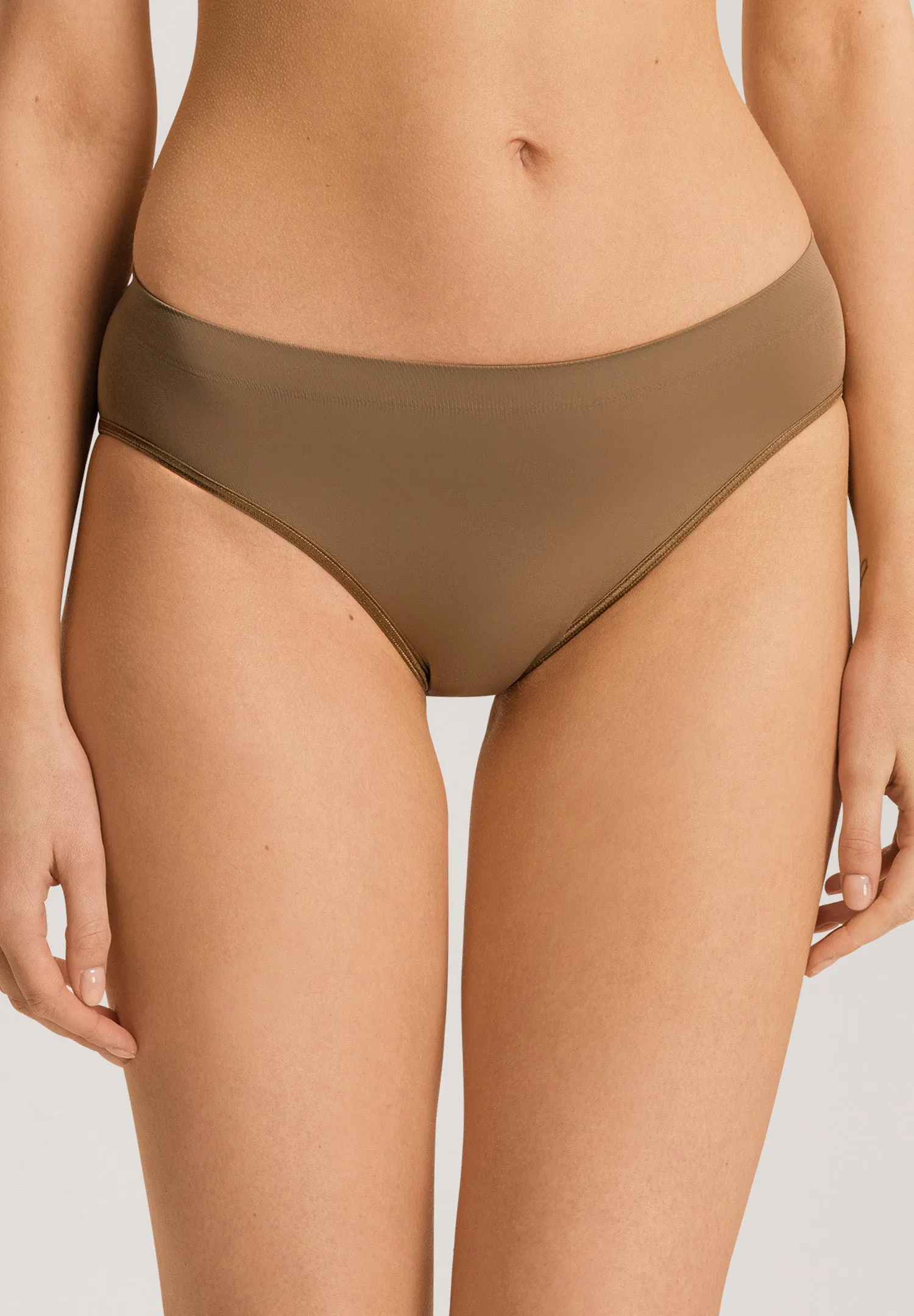 Touch Feeling Hi Cut Brief | Walnut 71812-2821